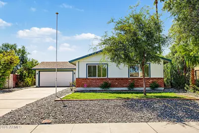 2301 E Laurel Lane, Phoenix, AZ 85028 - Photo 2