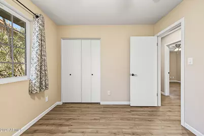 2301 E Laurel Lane, Phoenix, AZ 85028 - Photo 22