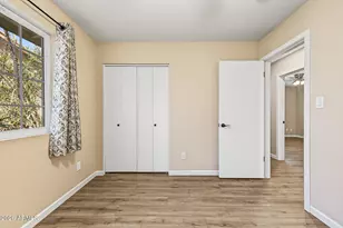 2301 E Laurel Ln, Phoenix, AZ 85028 - Photo 22