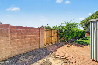2301 E Laurel Lane, Phoenix, AZ 85028 - Photo 34