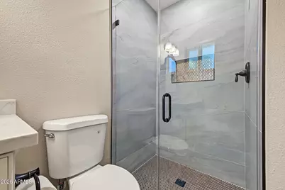 2301 E Laurel Lane, Phoenix, AZ 85028 - Photo 18
