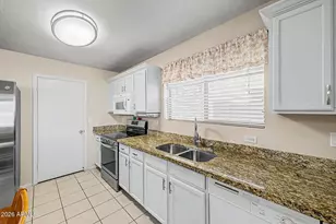 2224 E Spruce Dr, Chandler, AZ 85286 - Photo 12