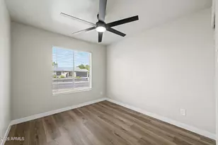 2015 E Vista Dr, Phoenix, AZ 85022 - Photo 18