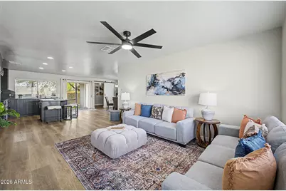 2015 E Vista Drive, Phoenix, AZ 85022 - Photo 2