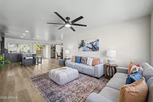 2015 E Vista Dr, Phoenix, AZ 85022 - Photo 2