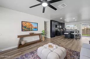 2015 E Vista Dr, Phoenix, AZ 85022 - Photo 8