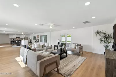 7637 N 7th Avenue, Phoenix, AZ 85021 - Photo 8