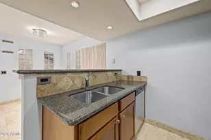 3235 E Camelback Rd, Phoenix, AZ 85018 - Photo 14