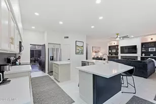 2123 E Granite View Dr, Phoenix, AZ 85048 - Photo 8