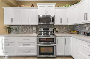 16865 W Villagio Dr, Surprise, AZ 85387 - Photo 8