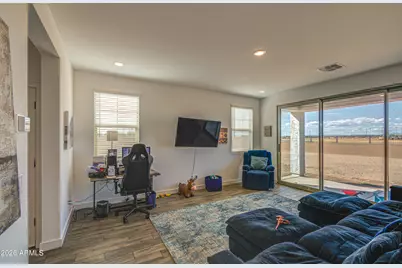 8058 W Griswold Road, Peoria, AZ 85345 - Photo 10