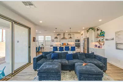 8058 W Griswold Road, Peoria, AZ 85345 - Photo 14