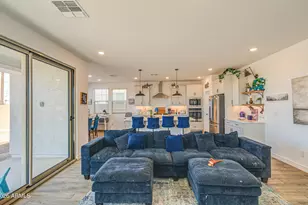 8058 W Griswold Rd, Peoria, AZ 85345 - Photo 14