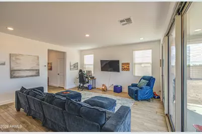 8058 W Griswold Road, Peoria, AZ 85345 - Photo 12