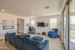 8058 W Griswold Rd, Peoria, AZ 85345 - Photo 12