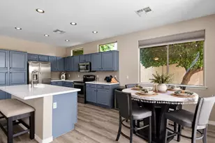 7595 W Tierra Buena Ln, Peoria, AZ 85382 - Photo 4