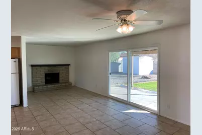 1009 W Michelle Drive, Phoenix, AZ 85023 - Photo 4