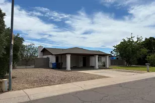 1009 W Michelle Dr, Phoenix, AZ 85023 - Photo 2