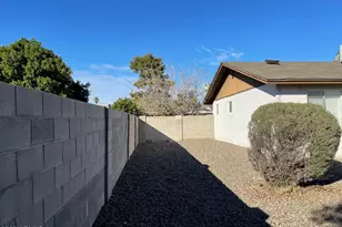 1009 W Michelle Dr, Phoenix, AZ 85023 - Photo 20