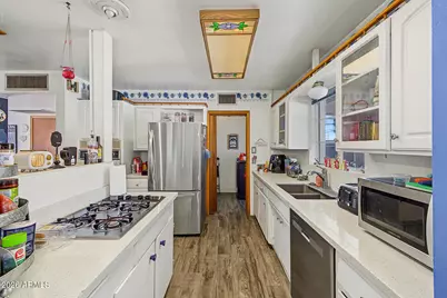 5822 W Morten Avenue, Glendale, AZ 85301 - Photo 6