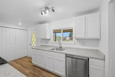 2810 N Kings Highway W, Prescott Valley, AZ 86314 - Photo 1