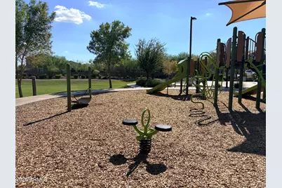 13165 W Crestvale Drive, Peoria, AZ 85383 - Photo 10