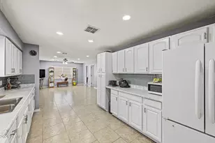 6702 N 60th Ave, Glendale, AZ 85301 - Photo 8