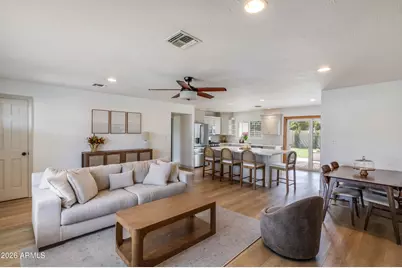 3033 E Turney Avenue, Phoenix, AZ 85016 - Photo 2