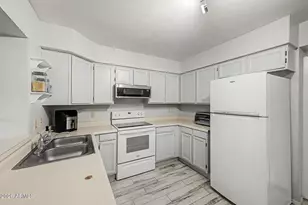 921 W University Dr, Mesa, AZ 85201 - Photo 16
