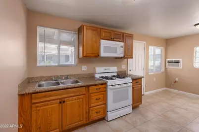 2501 W Belmont Avenue #Apt 5, Phoenix, AZ 85051 - Photo 8
