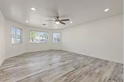11464 N 24th Drive, Phoenix, AZ 85029 - Photo 10