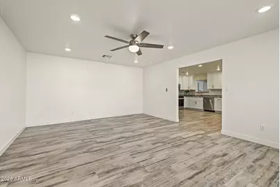 11464 N 24th Drive, Phoenix, AZ 85029 - Photo 8