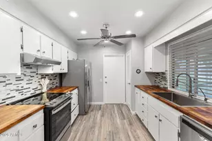 10918 W Caron Dr, Sun City, AZ 85351 - Photo 6