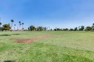 10918 W Caron Dr, Sun City, AZ 85351 - Photo 24