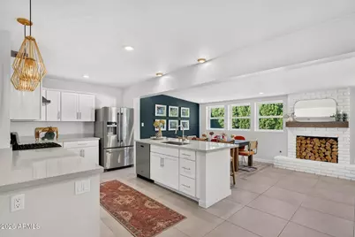 2734 E Highland Avenue, Phoenix, AZ 85016 - Photo 8