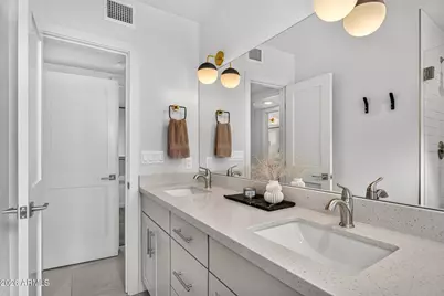 2734 E Highland Avenue, Phoenix, AZ 85016 - Photo 22