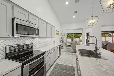 3105 E Hiddenview Drive, Phoenix, AZ 85048 - Photo 4