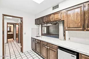 9639 N 19th St, Phoenix, AZ 85020 - Photo 12