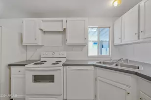 8601 N 103rd Ave, Peoria, AZ 85345 - Photo 10