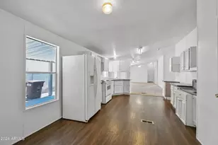 8601 N 103rd Ave, Peoria, AZ 85345 - Photo 12