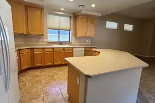 2627 E Acoma Dr, Phoenix, AZ 85032 - Photo 8