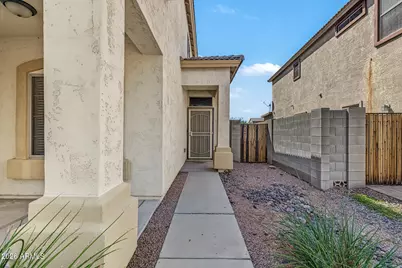 924 S 240th Drive, Buckeye, AZ 85326 - Photo 10