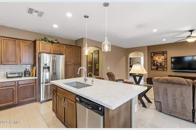16319 W Cheery Lynn Road, Goodyear, AZ 85395 - Photo 8