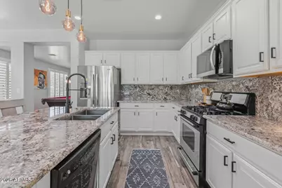 2553 W Coyote Creek Drive, Phoenix, AZ 85086 - Photo 8