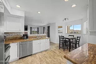 8967 W Maui Ln, Peoria, AZ 85381 - Photo 14