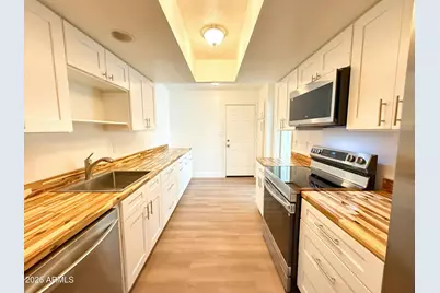 7772 N 19th Drive, Phoenix, AZ 85021 - Photo 8