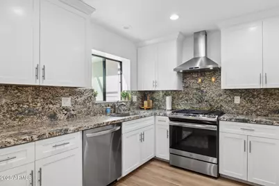 7694 E Minnezona Avenue, Scottsdale, AZ 85251 - Photo 24
