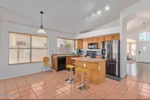 7942 W Kimberly Way, Glendale, AZ 85308 - Photo 2