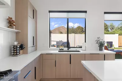 4546 E Campbell Avenue, Phoenix, AZ 85018 - Photo 12
