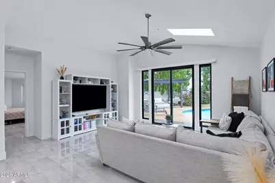8480 E Coolidge Street E, Scottsdale, AZ 85251 - Photo 12